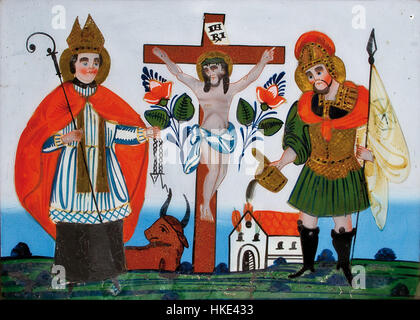 Das Hinterglasbild Kreuz Christi mit hl Leonhard und hl Florian Sandl 19Jh ist ein religiöses Kunstwerk aus dem 19. Jahrhundert, das Christus am Kreuz mit dem Heiligen Leonard und dem Heiligen Florian darstellt. Das Gemälde spiegelt christliche Ikonographie und mittelalterliche religiöse Themen wider. Stockfoto