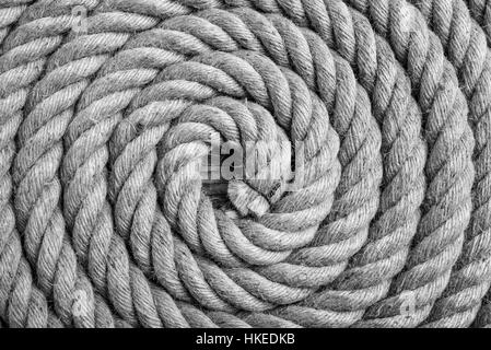 Hanf Seil Spirale schwarz / weiß Foto - Entstehung-Konzept Stockfoto