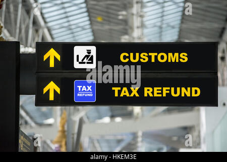 Flughafen-Steuer-Rückerstattung und Zoll anmelden Terminal am Flughafen Stockfoto