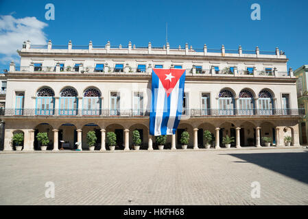 Fassade des Hotel Santa Isabel, Plaza de Armas, Alt-Havanna, Havanna, Kuba Stockfoto