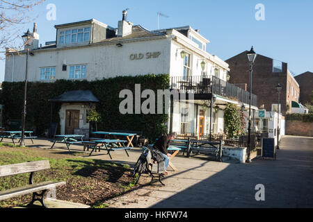 Das alte Schiff Public House in Chiswick, SW-London, UK Stockfoto