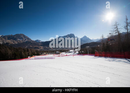 Cortina d ' Ampezzo, Italien. 27. Januar 2017. Olympia-Piste in Cortina d ' Ampezzo, Italien am 27. Januar 2017 Wochenende Rennen bereit. Bildnachweis: Rok Rakun/Pacific Press/Alamy Live-Nachrichten Stockfoto