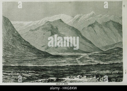 William Francis Ainsworths Gemälde „Valley of Nukha“ aus dem Jahr 1870 zeigt die ruhige Schönheit des Nukha-Tals und fängt seine natürlichen Landschaften mit einem Schwerpunkt auf die umliegende Geographie und die ruhige Umgebung ein. Stockfoto