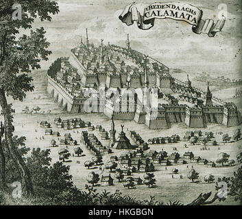 Eine historische Darstellung von Olfert Dapper aus dem Jahr 1688 mit dem Titel „T’Hedendaaghs Calamata“. Es zeigt eine alte Karte oder Ansicht, die mit der Region Calamata zusammenhängt und das kartographische Interesse am Mittelmeer während des späten 17. Jahrhunderts widerspiegelt. Stockfoto