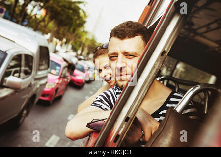 Reisen Sie Bus Straße paar Lebensstil Stockfoto