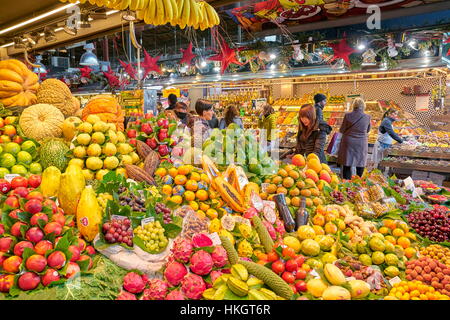 Früchte auf dem La Boqueria Markt, Barcelona, Katalonien, Spanien Stockfoto