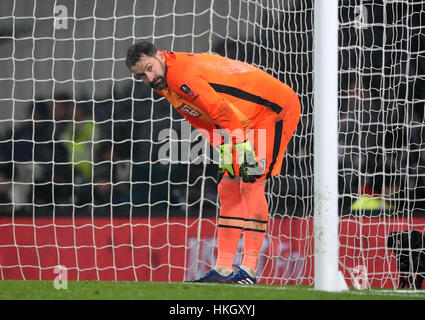 Derby County Torhüter Scott Carson sieht niedergeschlagen, nachdem Leicester City Tor ihre zweite des Spiels in der FA-Cup vierten Vorrundenspiel im Pride Park, Derby. Stockfoto