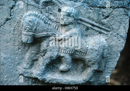 Hittite schnitzen des Soldaten zu Pferd oder Reiter mit Schild und Speere aus der Region Alanya, Türkei Stockfoto