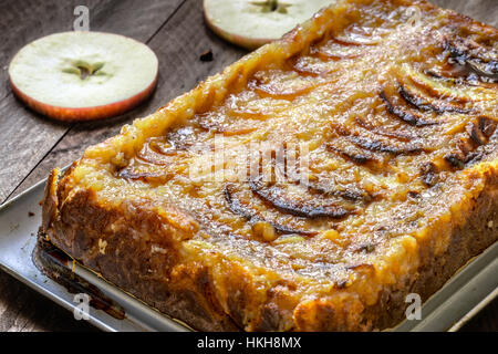 Nahaufnahme von frisch hausgemachte gebackene Apfeltorte Stockfoto