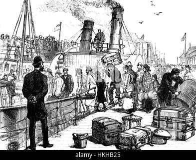 1879: Passagiere für die Cunard-SS "Scythia" einsteigen in einer Ausschreibung auf dem Molenkopf in Liverpool, England vor für ihre Atlantiküberquerung nach New York, USA. Stockfoto