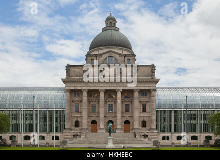 Bayerische Staatskanzlei (Bayerische Staatskanzlei) in München, Bayern, Deutschland. Stockfoto