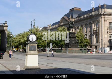 Die Bronzestatue von Friedrich dem großen. Es wurde im Jahre 1839 von Daniel Rauch und enthüllt in 1851, Berlin, Deutschland entworfen. Stockfoto