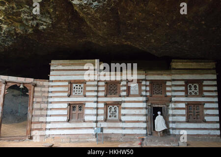 Yemrehanna Kristos Kirche, erbaut in einer natürlichen Höhle, Lalibela, Äthiopien Stockfoto