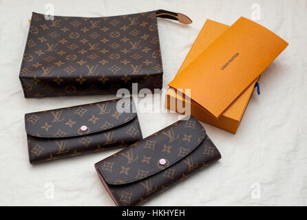 Paris, Frankreich, französisches Luxuszubehör vom LVMH Louis Vuitton Store, Designerlabel, french still Life Stockfoto