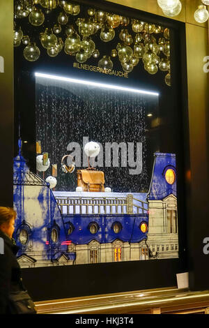 Weihnachtsfenster bei Le Bon Marche, Paris, Frankreich Stockfoto