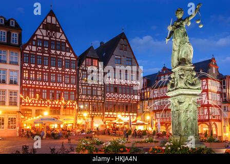 Frankfurt Am Main: Römerberg; Justiz-Brunnen, Römer, Hessen, Hessen, Deutschland Stockfoto