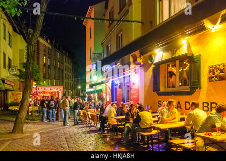 Frankfurt Am Main: 'Ebblewoi Viertel' mit Apfel Wein Pubs, Sachsenhausen, Hessen, Hessen, Deutschland Stockfoto