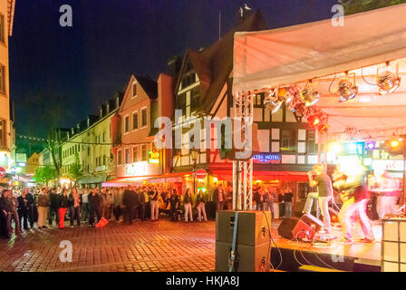 Frankfurt Am Main: 'Ebblewoi Viertel' mit Apfel Wein Kneipen, Konzert, Sachsenhausen, Hessen, Hessen, Deutschland Stockfoto