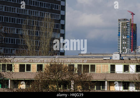 Aylesbury Estate und einer der Elefant Stockfoto