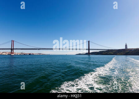 Brücke über den Fluss, am 25. April Brücke, Tejo, Lissabon, Portugal Stockfoto