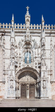 Fassade des Mosteiro Dos Jeronimos, Lissabon, Portugal Stockfoto