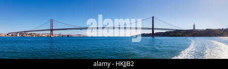 Brücke über den Fluss, am 25. April Brücke, Tejo, Lissabon, Portugal Stockfoto