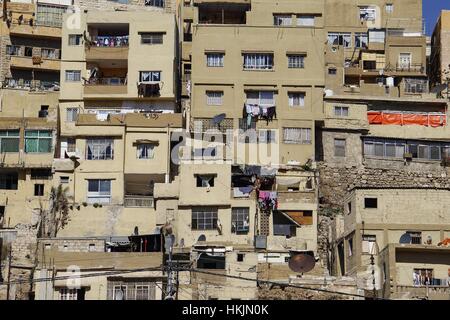 Amman, Jordanien - 8. Februar 2014 die Hauptstadt Jordaniens, Blick auf einen Teil der städtischen Entwicklung im Zentrum Stadt. Stockfoto