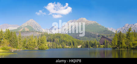 Hohe Tatra - das Panorama des Sees Strbske Pleso Stockfoto