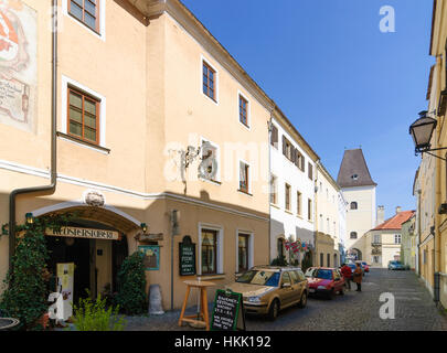 Krems an der Donau: Steiner Landstraße in Stein; Kremser Tor, Wachau, Niederösterreich, Niederösterreich, Österreich Stockfoto