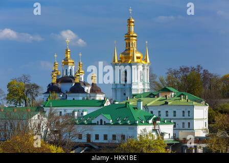 Orthodoxe christliche Kloster, Pechersk Lavra in Kiew auf grünen Hügeln von Petschersk. Kiew-Kloster der Höhlen in der Hauptstadt der Ukraine, Kiew. Stockfoto