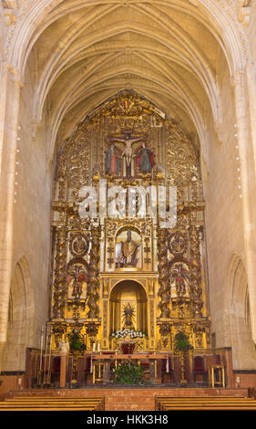 Córdoba, Spanien – 27. Mai 2015: Die geschnitzte polychrome barocken Hauptaltar in Kirche Iglesia San Nicolas De La Villa. Stockfoto