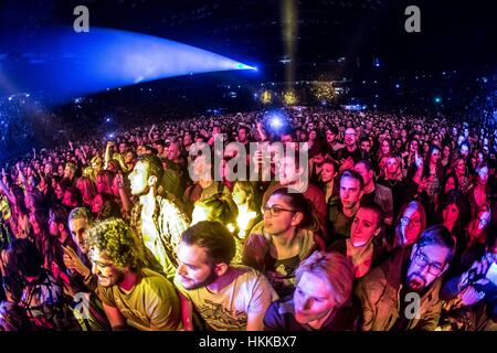 Mailand, Italien. 28. Januar 2017. Skunk Anansie tritt im Mediolanum Forum in Mailand, Italien: Mairo Cinquetti/Alamy Live News Stockfoto