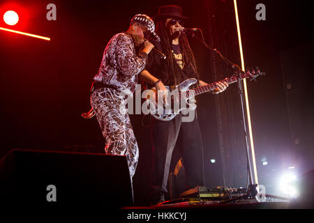 Mailand Italien. 28. Januar 2017. Die englische Rockband Skunk Anansie live auf der Bühne im Mediolanum Forum während der "Anarchytecture-Tour-2017" führt. Bildnachweis: Rodolfo weitertransferiert/Alamy Live-Nachrichten Stockfoto