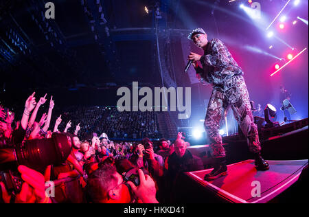 Mailand Italien. 28. Januar 2017. Die englische Rockband Skunk Anansie live auf der Bühne im Mediolanum Forum während der "Anarchytecture-Tour-2017" führt. Bildnachweis: Rodolfo weitertransferiert/Alamy Live-Nachrichten Stockfoto