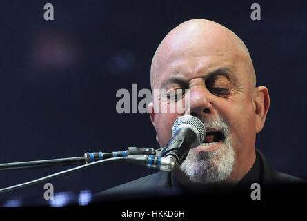 Florida, USA. 27. Januar 2017. Billy Joel führt vor einem ausverkauften im Amway Center in Orlando, Florida. Bildnachweis: Paul Hennessy/Alamy Live-Nachrichten Stockfoto