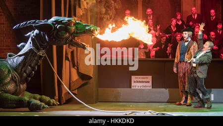 Karlsruhe, Deutschland. 27. Januar 2017. Matthias Wohlbrecht (L Houston Stewart Chamberlain) und Armin Kolarczyk (Wagner Proben eine Szene aus der Oper "Wahnfried" im Teatro Badisches Staatstheater in Karlsruhe, Deutschland, 27. Januar 2017. Die Uraufführung findet am 28. Januar 2017. Bildnachweis: Dpa/Alamy Live-Nachrichten Stockfoto