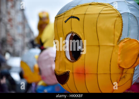 Shaftsbury Avenue, London, UK. 29. Januar 2017. Schwimmt auf der Shaftesbury Avenue für das Jahr des Hahnes. Bildnachweis: Matthew Chattle/Alamy Live-Nachrichten Stockfoto