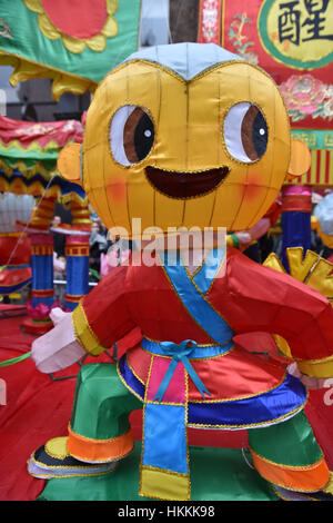 Shaftsbury Avenue, London, UK. 29. Januar 2017. Schwimmt auf der Shaftesbury Avenue für das Jahr des Hahnes. Bildnachweis: Matthew Chattle/Alamy Live-Nachrichten Stockfoto