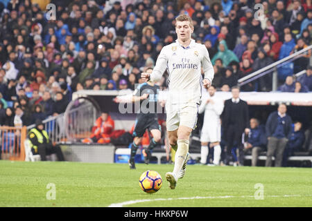 Madrid, Spanien. 29. Januar 2017. Toni Kroos (Mittelfeld; Real Madrid) in Aktion während der La Liga-Spiel zwischen Real Madrid und Real Sociedad im Santiago Bernabeu in Madrid. Bildnachweis: Jack Abuin/ZUMA Draht/Alamy Live-Nachrichten Stockfoto