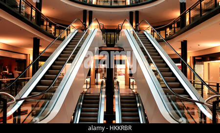 Rolltreppen in der mall Stockfoto