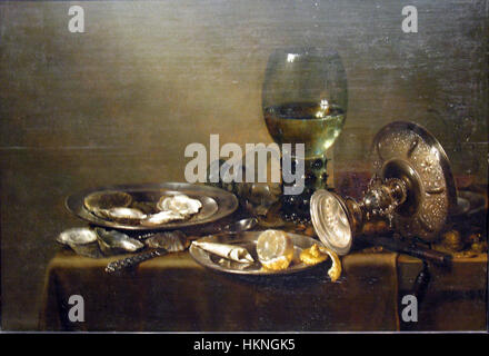 Claesz Heddas Stilleben Anagoria aus dem Jahr 1635 zeigt seine Meisterschaft in der Darstellung von Objekten mit feinen Details und Texturen. Das Stillleben umfasst verschiedene künstlerisch angeordnete Objekte, die einen Einblick in den niederländischen Ansatz des 17. Jahrhunderts zur Darstellung des täglichen Lebens bieten. Stockfoto