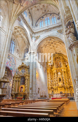 SALAMANCA, Spanien, APRIL - 16, 2016: Das Kirchenschiff Kloster Convento de San Esteban. Stockfoto