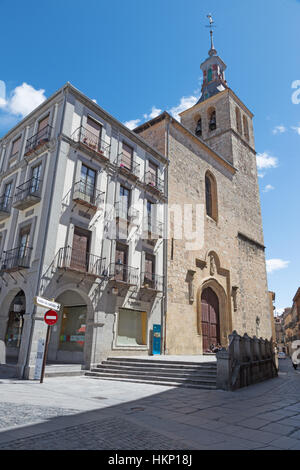 SEGOVIA, Spanien, APRIL - 15, 2016: Die romanische Kirche Iglesia de San Miguel. Stockfoto