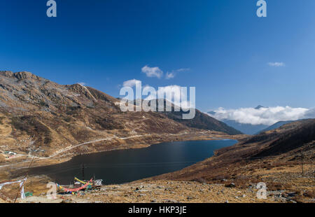 Kupup oder Elephant Lake. Es ist eines der heiligsten Seen von Sikkim, mit hohen Bergen und Tälern, die angrenzenden. Stockfoto