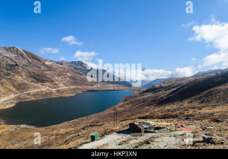 Kupup oder Elephant Lake. Es ist eines der heiligsten Seen von Sikkim, mit hohen Bergen und Tälern, die angrenzenden. Stockfoto