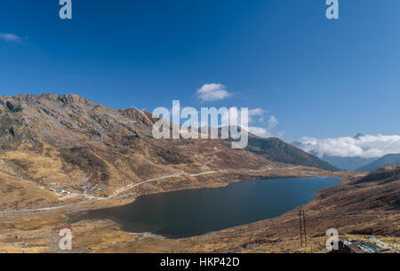 Kupup oder Elephant Lake. Es ist eines der heiligsten Seen von Sikkim, mit hohen Bergen und Tälern, die angrenzenden. Stockfoto