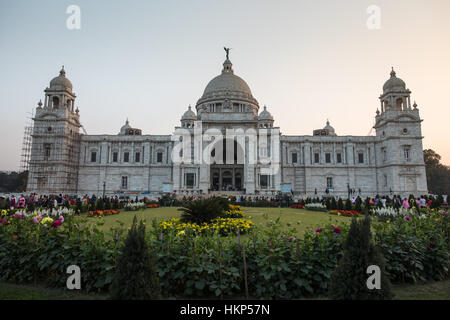 Das Victoria Memorial und Gärten in Kolkata (Kalkutta), West Bengal, Indien. Stockfoto