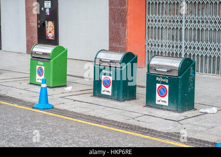 U-Bahn, die recycling-Behälter, Vic, Barcelona, Katalonien, Spanien Stockfoto