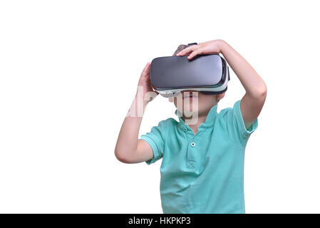 Erstaunt teenboy tragen virtual-Reality Brille Filme oder Videospiele spielen, isoliert auf weiss. Überrascht Teenager auf der Suche in VR-Brille. Stockfoto