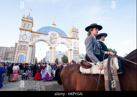 Der Sevilla-Messe (offiziell Feria de Abril de Sevilla, Sevilla April Fair) findet in der andalusischen Hauptstadt Sevilla. Stockfoto